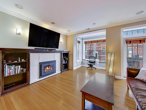 5th image of 2711 N Mildred Ave APT 3A
