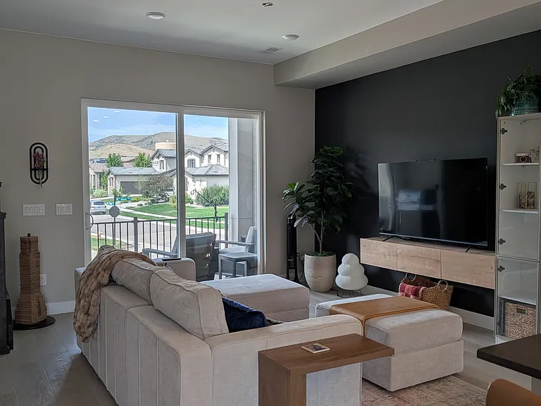 15584 W Warren Ave — Photo 1