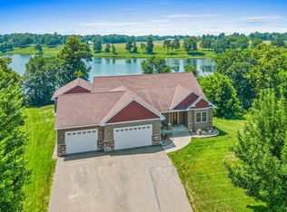 12605 314th St, Lindstrom, MN 55045