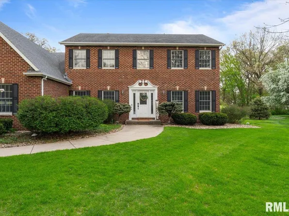 4 Pinehurst Ct, Coal Valley, IL 61240