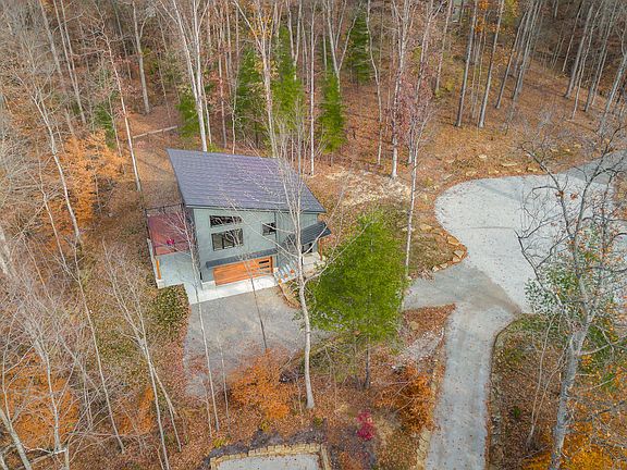 5th image of 205 Woods Ln