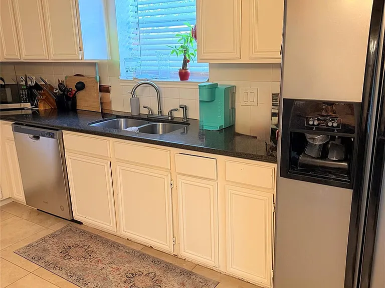 2806 Bent River Ct — Photo 3