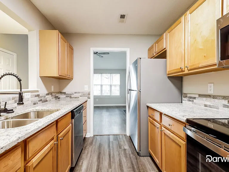 11047 Pointer Ridge Dr — Photo 4