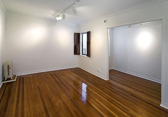 4th image of 1137 Hyde St