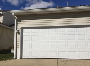 421 E Victoria Cir, North Aurora, IL 60542