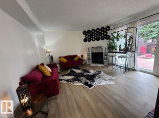 Cedar Glen, Edmonton, AB T5Y 1Y3