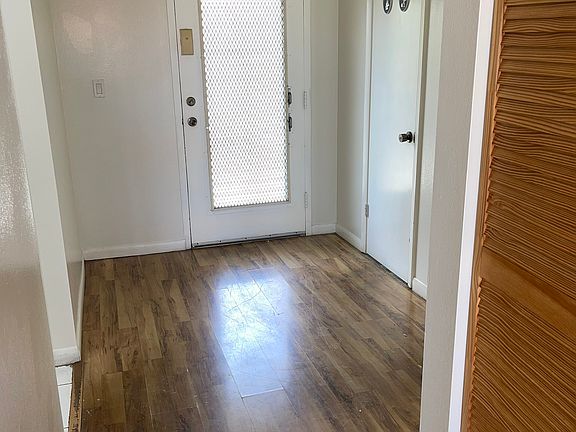 4th image of 1820 N Lauderdale Ave APT 3411
