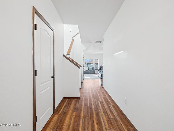 5th image of 1692 E Warbler Ln