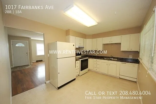 Adorable Single Level Home with Fenced Yard and Garage! — Photo 4