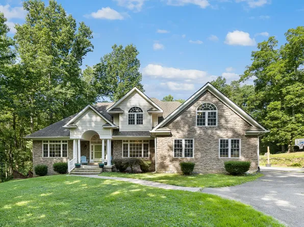 17 Old Banks Dr, Fredericksburg, VA 22406