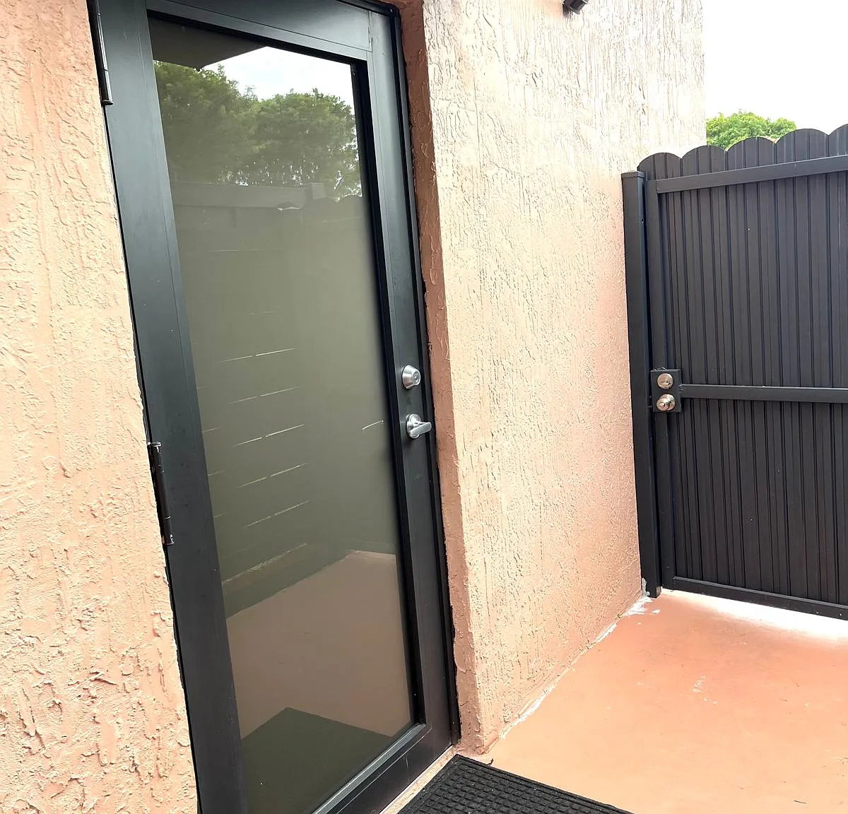 Studio, 600 sqft, $1,310 — Photo 2