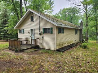 6583 Beach Rd, Johannesburg, MI 49751