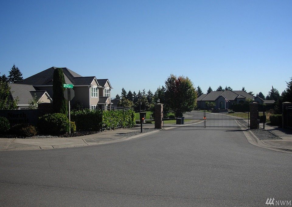 2nd image of 3915 47th Street Ct E