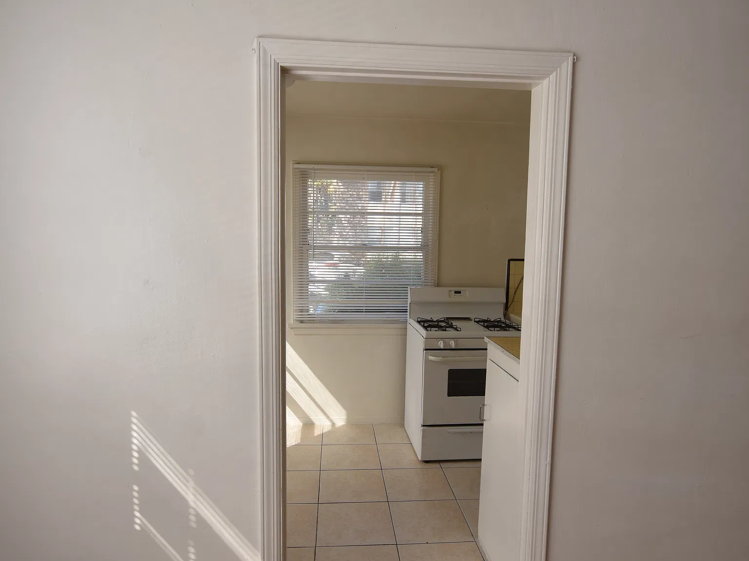 1 bed, 800 sqft, $2,025 — Photo 3