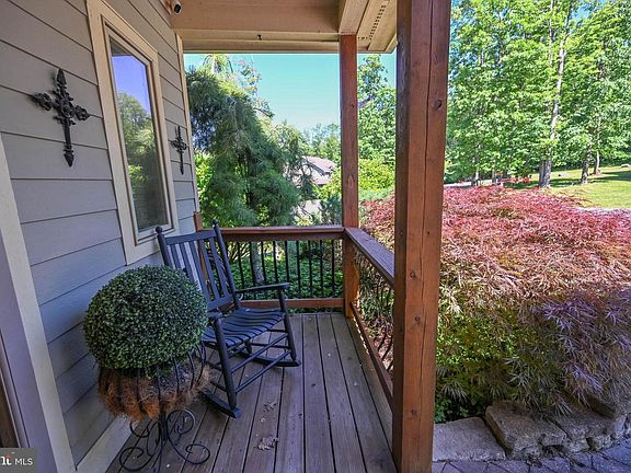 3rd image of 254 Winding Trail Ln Unit 7B