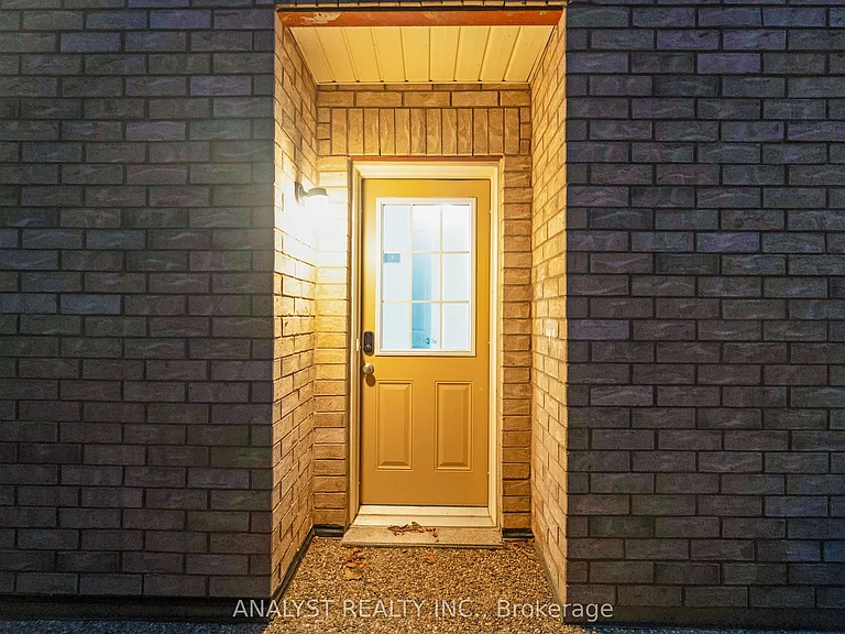 61 Ross Vennare Cres — Photo 48