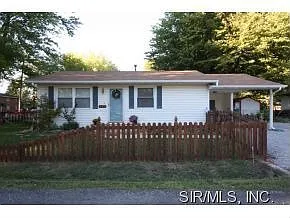633 W Green St photo 1