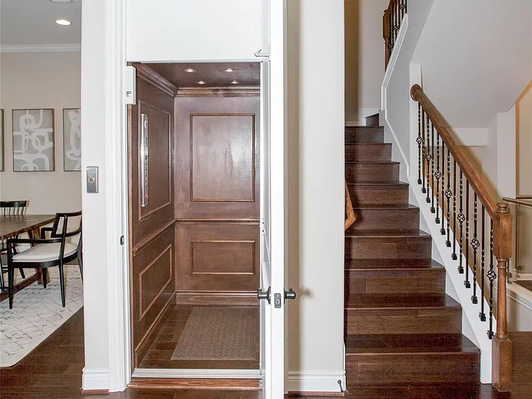 224 Adams St — Photo 19