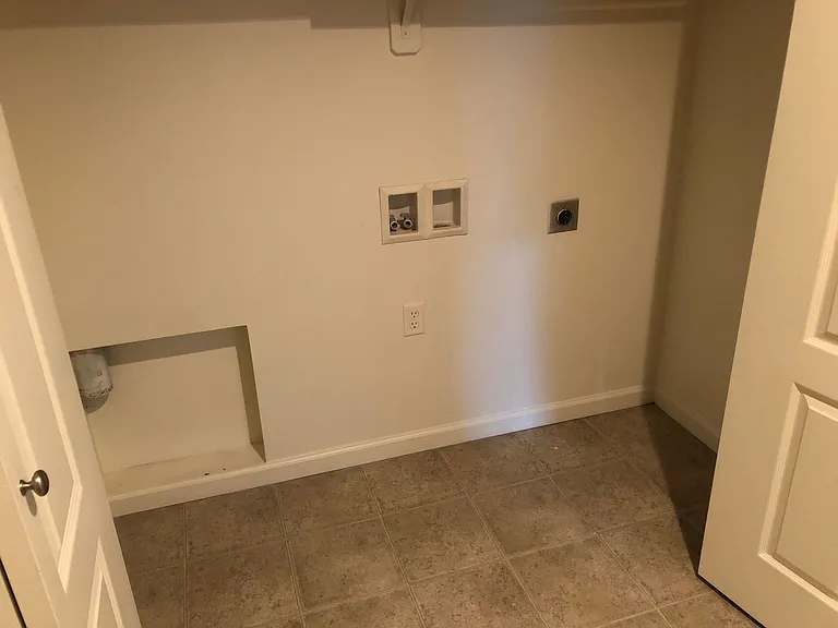 Falcon Ridge Apartments — Photo 59