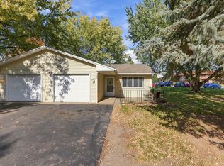 706 Ridge Dr SE, Saint Michael, MN 55376