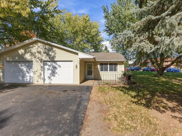 706 Ridge Dr SE, Saint Michael, MN 55376