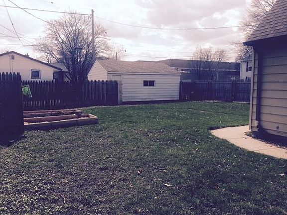 3rd image of 301 E Schiller St #2