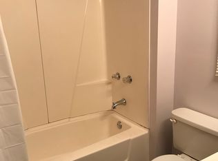 7752 Newland Ave, Burbank, IL 60459