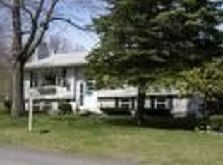 5 Skyview Dr, Ware, MA 01082