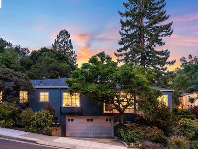 2 Humphrey Pl, Oakland, CA, 94610