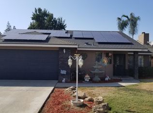 495 Balmoral Dr, Porterville, CA 93257