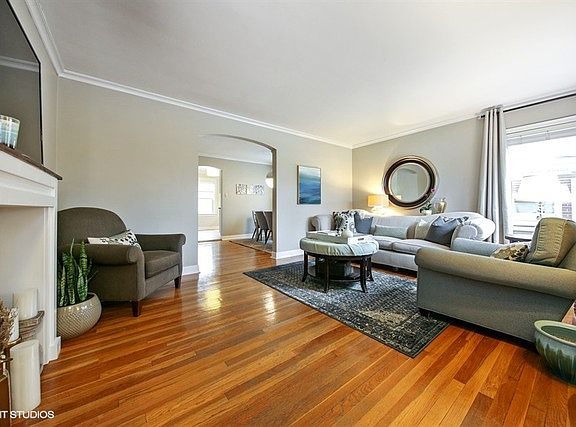 2nd image of 609 S Brainard Ave