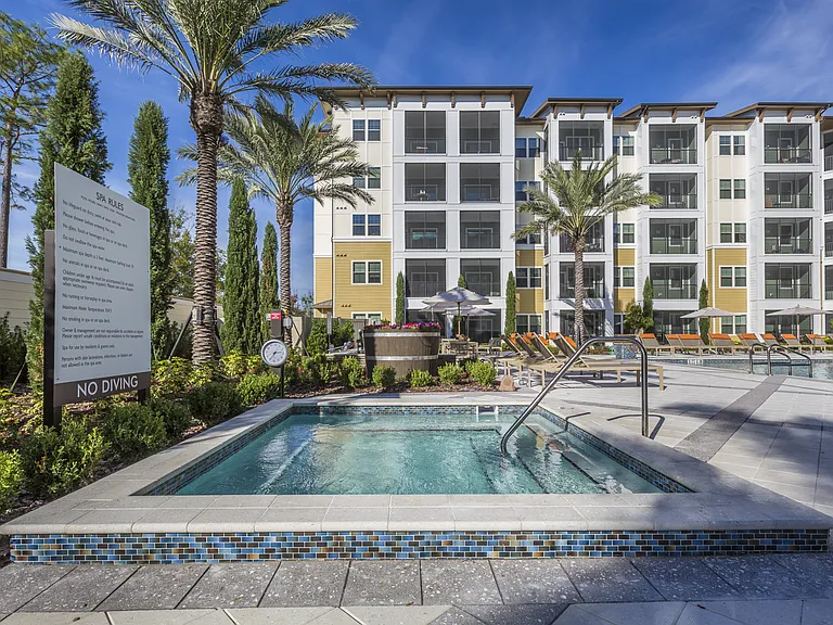 Drake MidTown — Photo 14