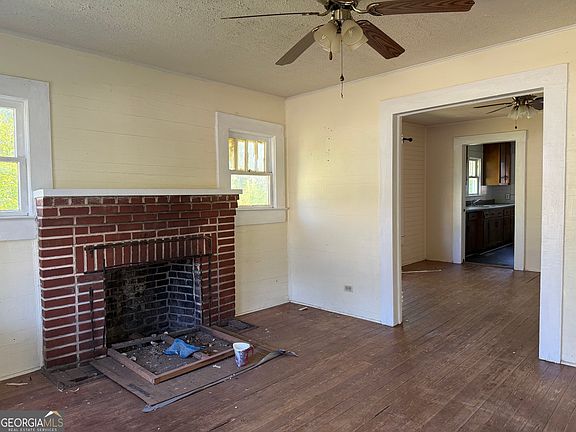 3rd image of 314 E Louisiana Ave