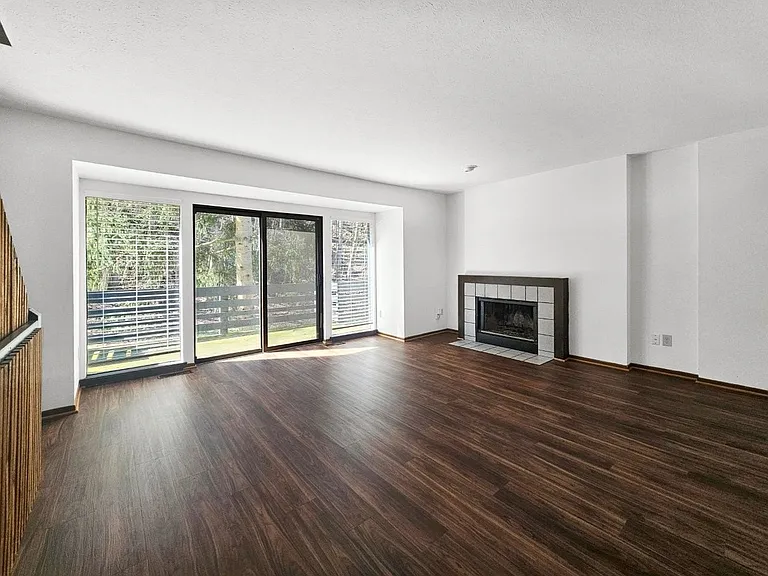 Merriman Valley Apartments & Townhomes — Photo 17