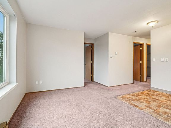 5th image of 5021 Brooklyn Ave NE APT 43