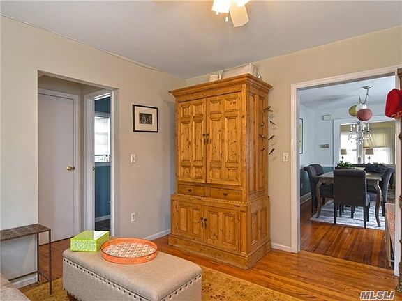 5th image of 129 Bayview Ave