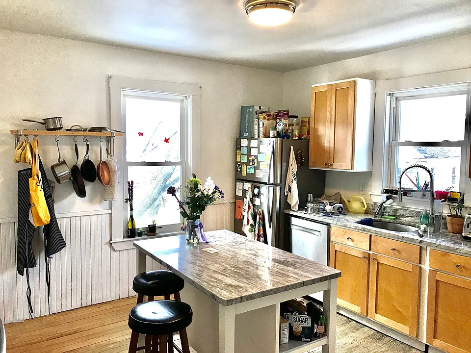 152 Curtis St #2