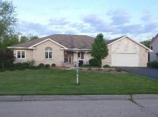 135 N Fox Run Ln, Byron, IL 61010