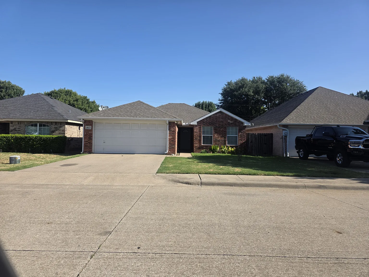 4 bed, 1408 sqft, $2,350 — Photo 2