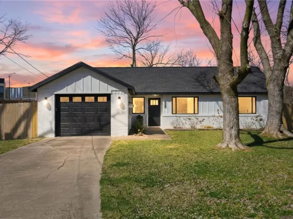 900 Convair St, Bentonville, AR 72712