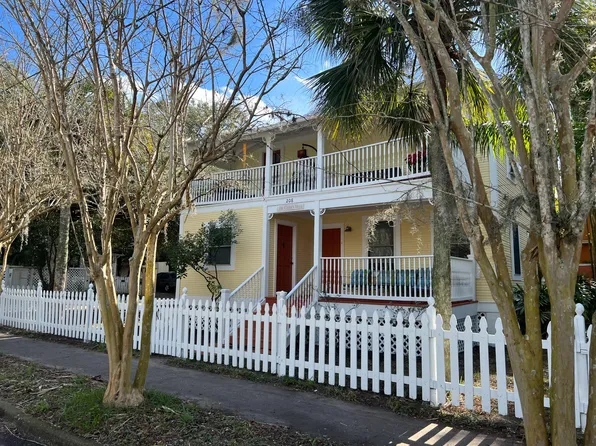 208 E Voorhis Ave #1, Deland, FL 32724