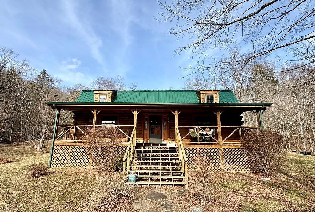 300 Stony Ln photo 1