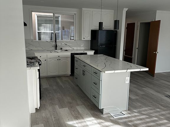 4th image of 61 Valley St