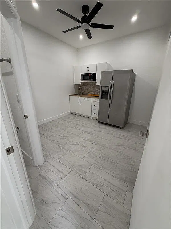 SW 136th Ct, Miami — Photo 3
