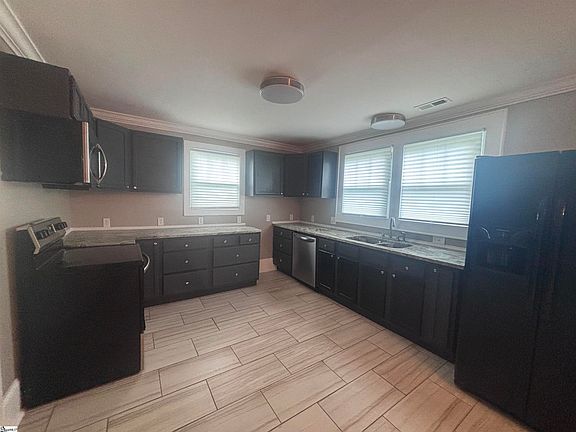 5th image of 15 Eastlan Dr
