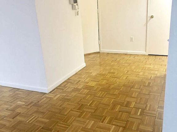 2nd image of 14026 Franklin Ave APT 3H