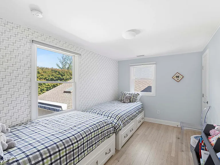 25 Bishops Ct — Photo 11