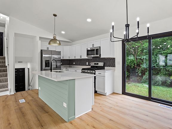 4th image of 1939 Aspen Dr