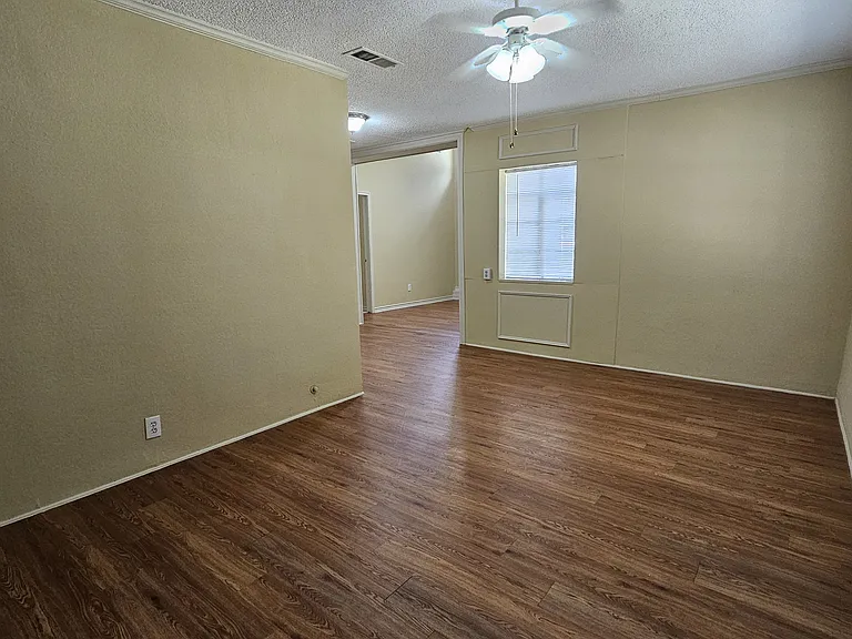 10105 Galway Dr — Photo 2