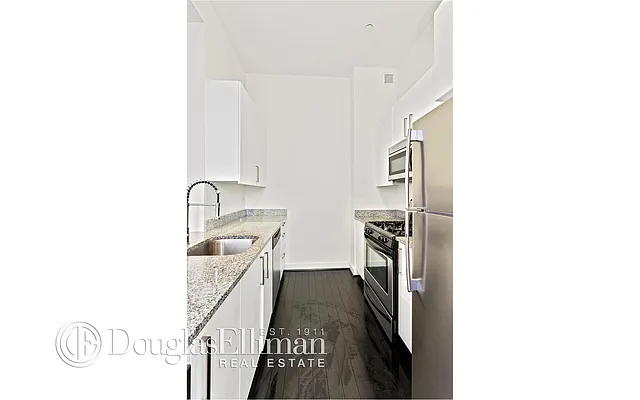 Rented by Douglas Elliman | media 15